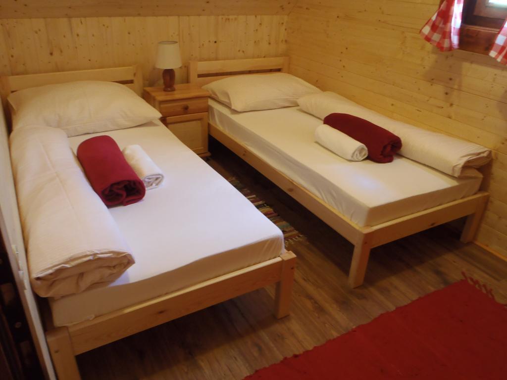 Ubytovanie Koliba Pacho - Zrub Katka プリエヴィドザ 部屋 写真